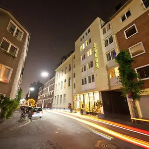 Leonet Hotel Kolonia
